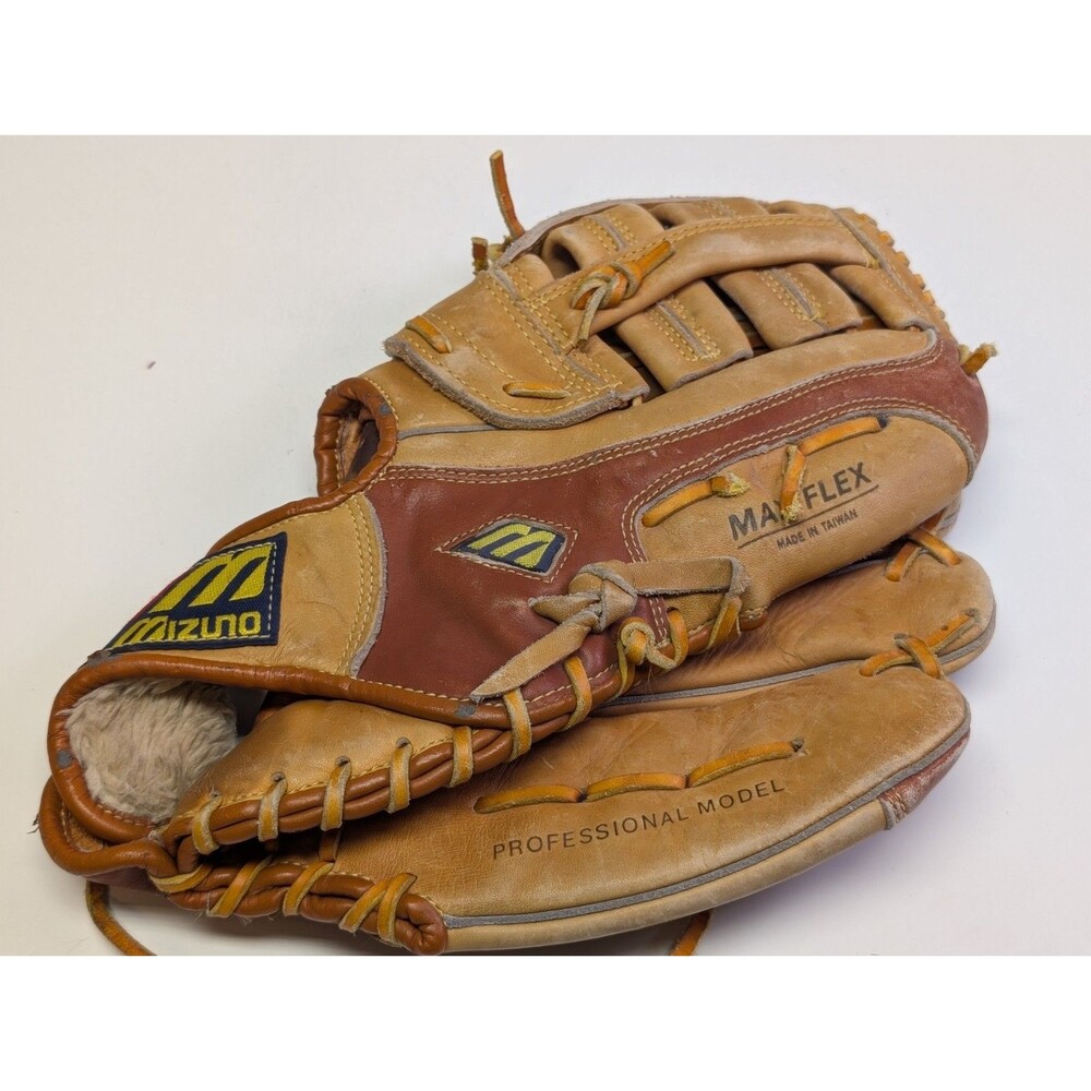 MIZUNO PRO 13.5" RIGHT HAND THROW RHT LEATHER BASEBALL GLOVE Great Shape